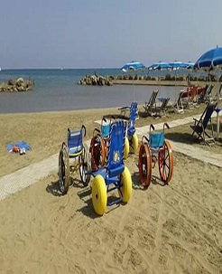 Associazione La Grande Quercia, Centro diurno, Spiaggia disabili La Girandola Beach